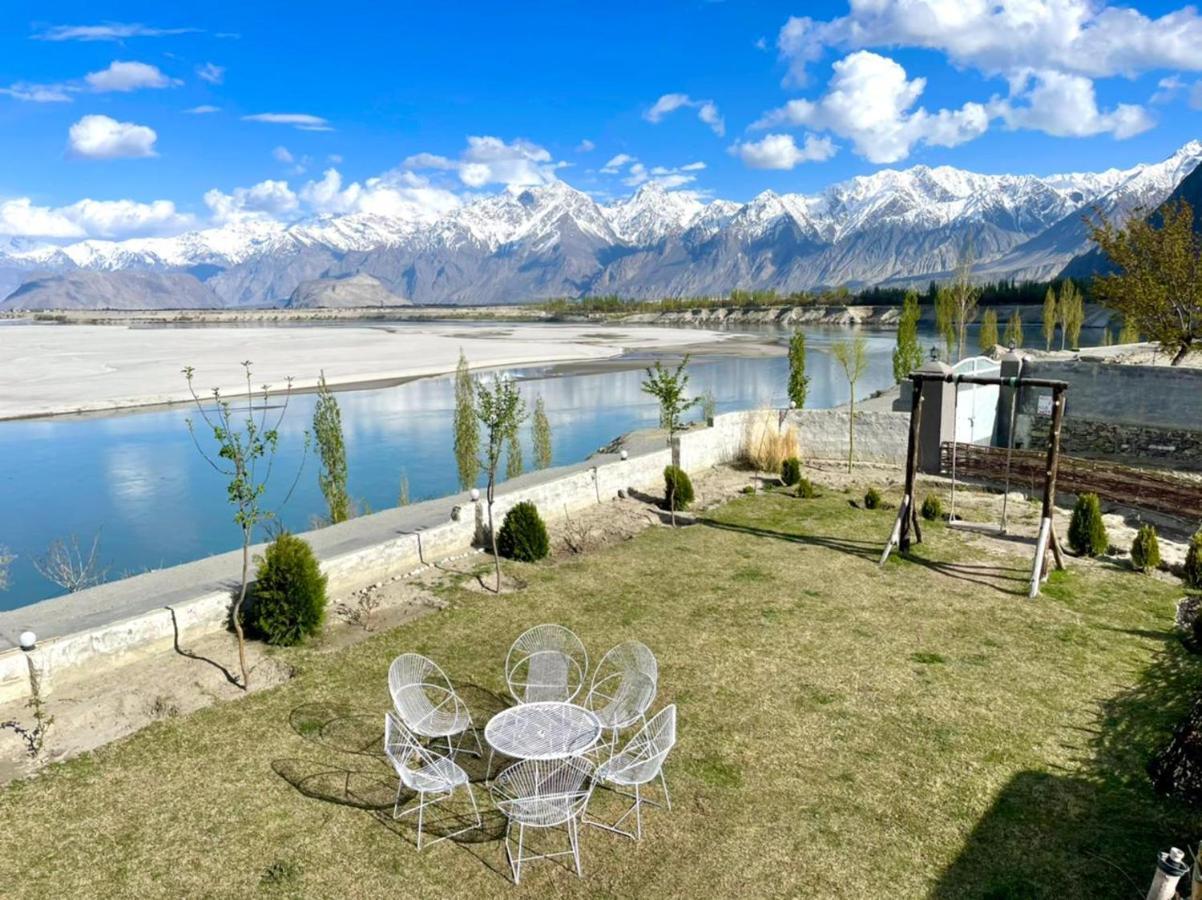 Indus View Hotel Skardu Exterior foto